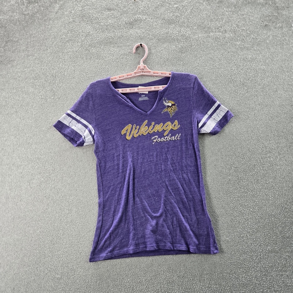 Majestic Women Shirt M Purple‎ Football Tee Logo Embroidered V-Neck Pullover